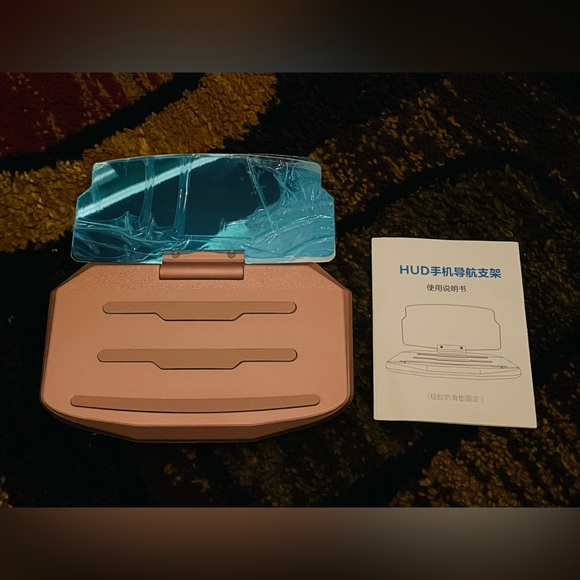 HUD Mobile Navigation Display With Silicone Anti Slip Mat - Picture 3 of 5